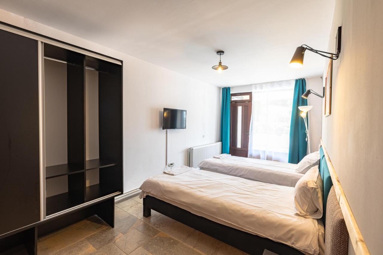 Ezio House Hotel Тимишос Екстериор снимка